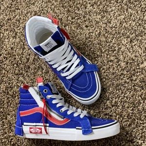 Vans Size 7 in women’s & Size 5.5 men’s